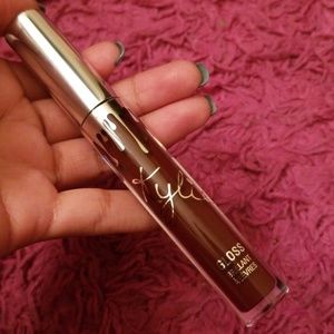 Kylie gloss lipstick